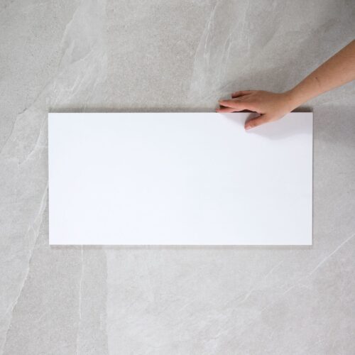 2B63000A Plain White high-gloss wall tile 300x600 in pure white for bathrooms kitchens and laundries