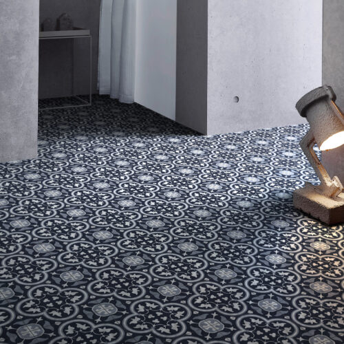 Blue porcelain — Salisbury Blue