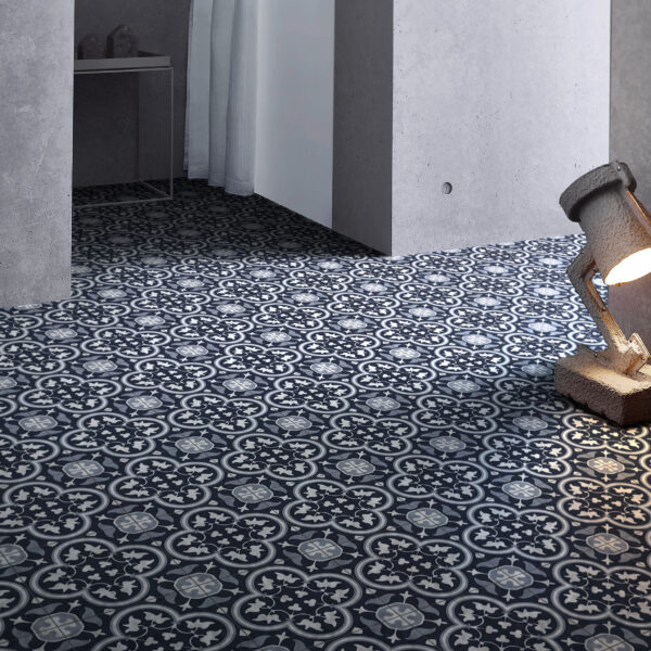 Blue porcelain — Salisbury Blue