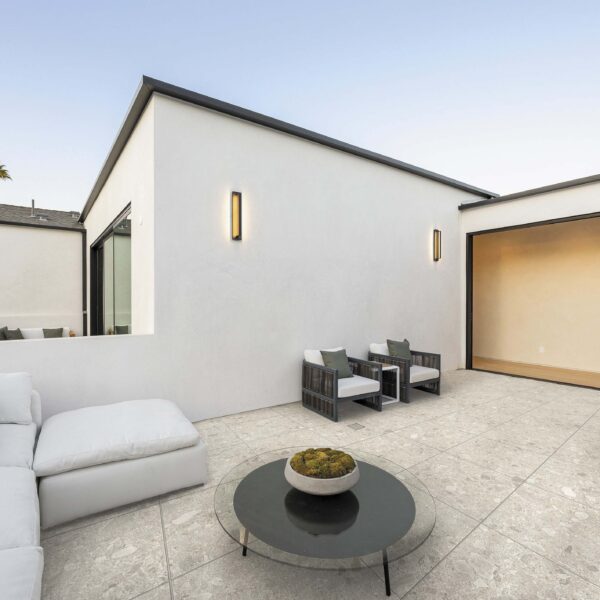 Beige porcelain tile — Studio Beige