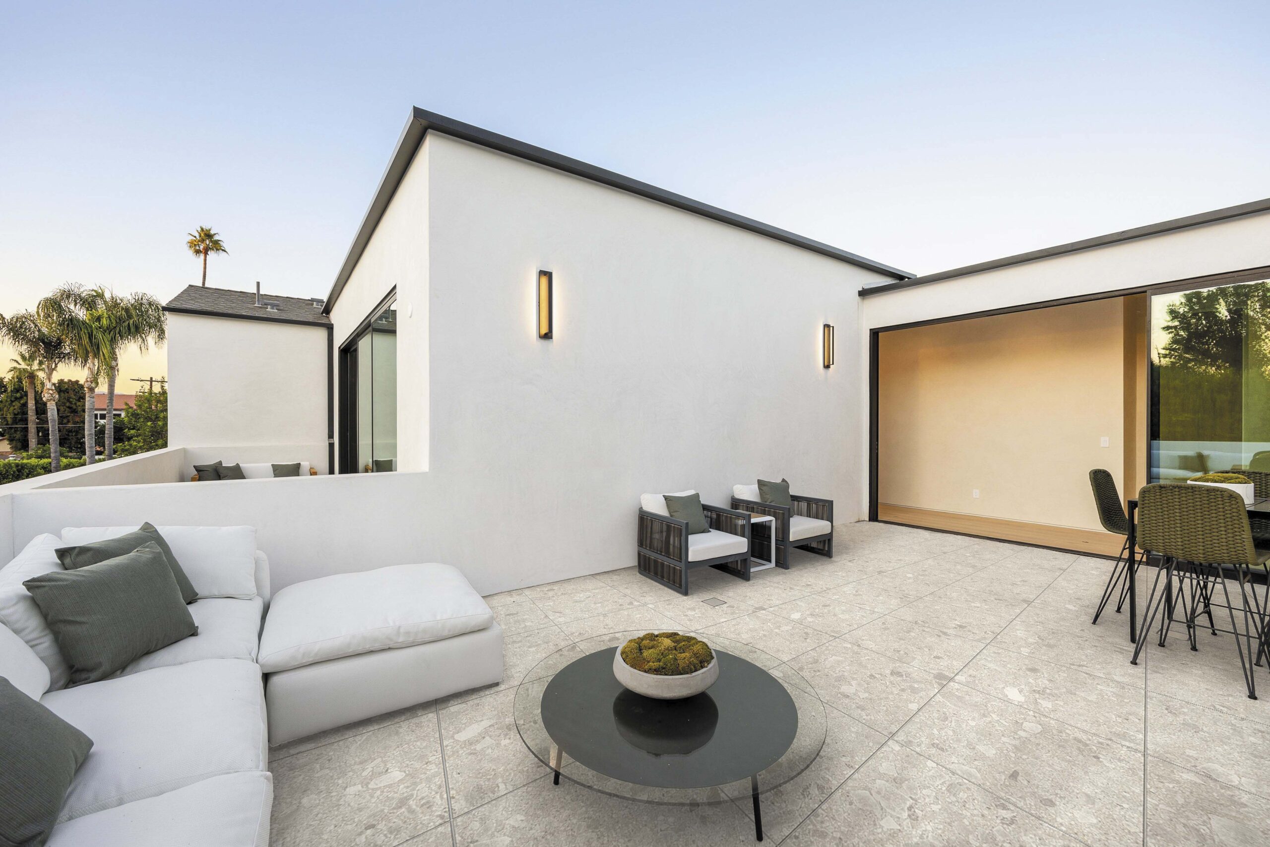 Beige porcelain tile — Studio Beige